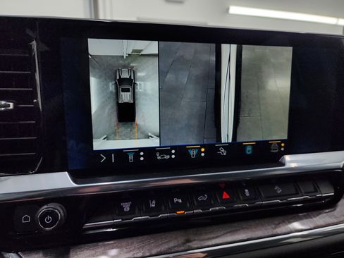 Used 2024 Chevrolet Silverado 2500 LTZ w/ LTZ Premium Package image 83