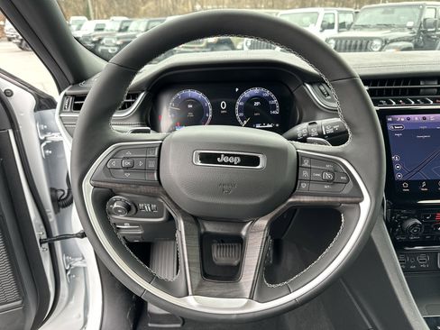New 2025 Jeep Grand Cherokee L Limited image 8