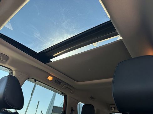 Used 2022 Nissan Pathfinder SL w/ SL Premium Package image 32