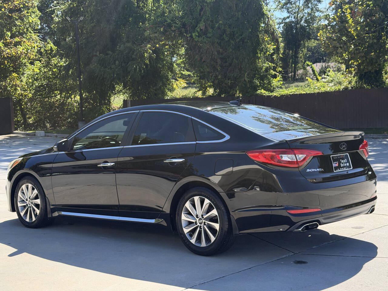 Used 2015 Hyundai Sonata Sport w/ Option Group 04 FWD image 23
