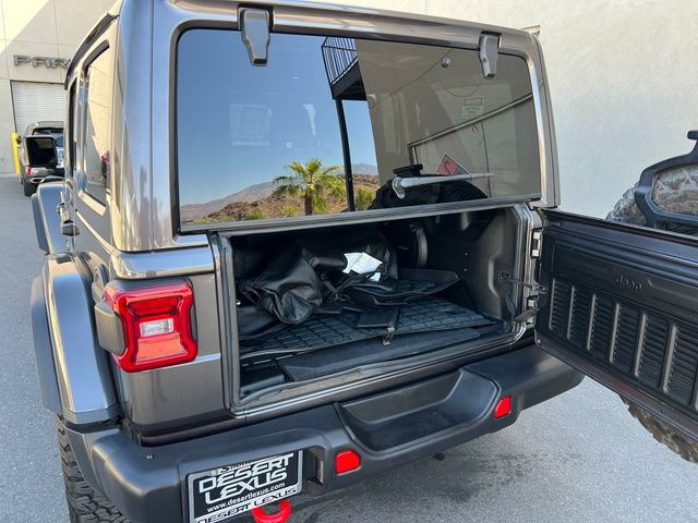 Used 2018 Jeep Wrangler Unlimited Sahara AWD/4WD image 17