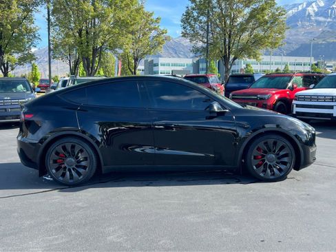 Used 2022 Tesla Model Y Performance AWD/4WD image 6