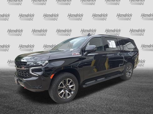 Used 2023 Chevrolet Suburban Z71 w/ Luxury Package AWD/4WD image 5