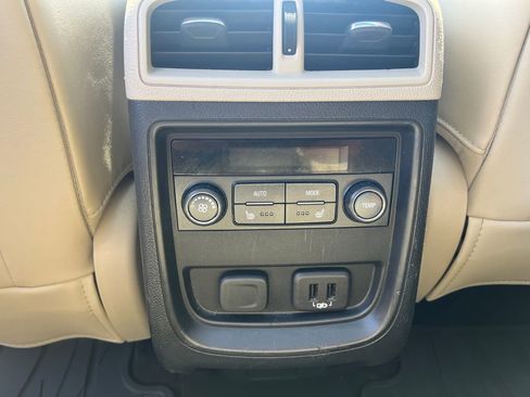 Used 2019 Buick Envision Essence AWD/4WD image 33