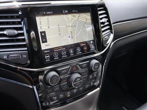 Used 2019 Jeep Grand Cherokee Limited w/ Luxury Group II AWD/4WD image 17