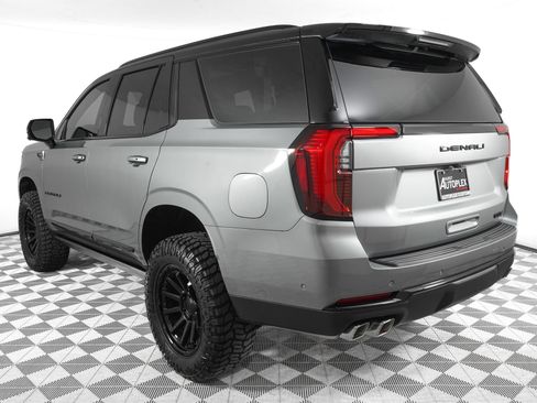 Used 2026 GMC Yukon Denali AWD/4WD image 7