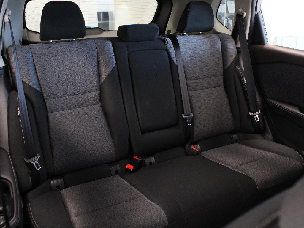Used 2023 Nissan Rogue S FWD image 29