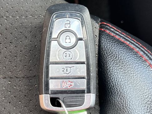 Used 2021 Ford Escape SEL w/ SEL Stealth AWD Package image 26