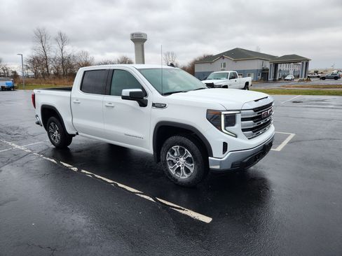 New 2026 GMC Sierra 1500 SLE image 6