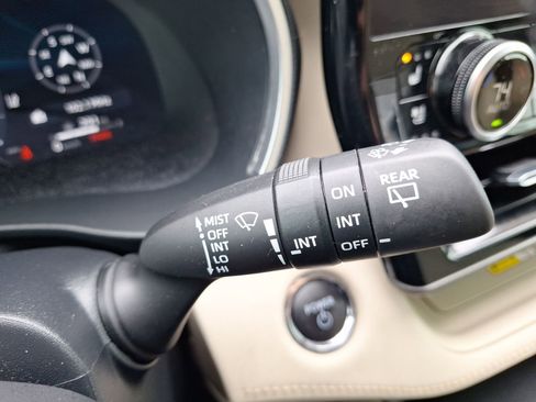 Used 2023 Toyota Highlander Limited image 26