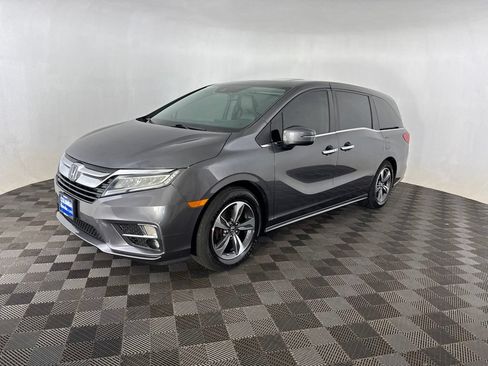 Used 2018 Honda Odyssey Touring image 3