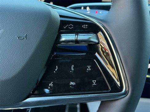 New 2026 Cadillac Optiq Luxury 2 image 16