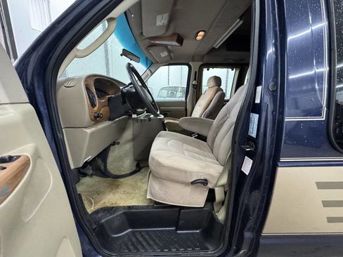 Used 2004 Ford E-150 and Econoline 150 RWD image 15