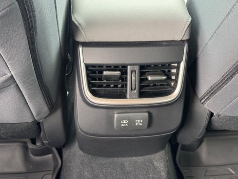 Used 2022 Subaru Outback Premium image 13