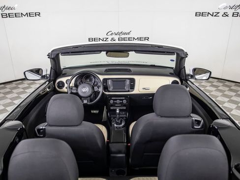 Used 2019 Volkswagen Beetle 2.0T SE FWD image 10