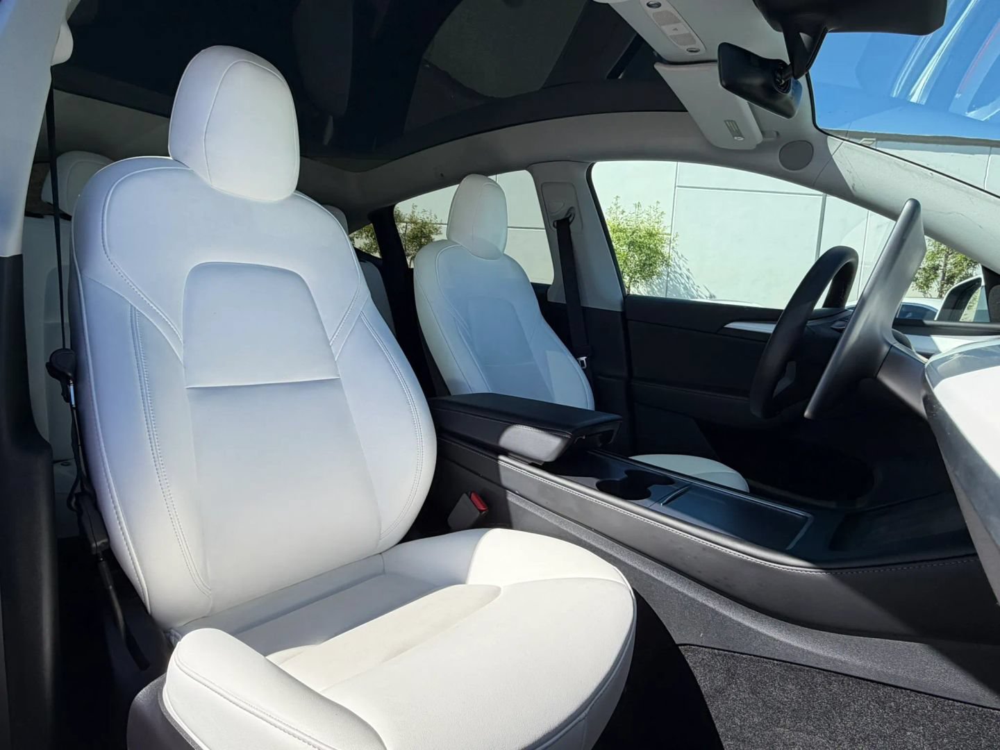 Used 2023 Tesla Model Y AWD image 22