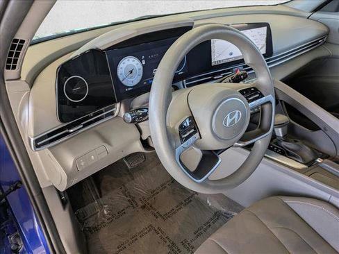 Used 2024 Hyundai Elantra SEL image 10