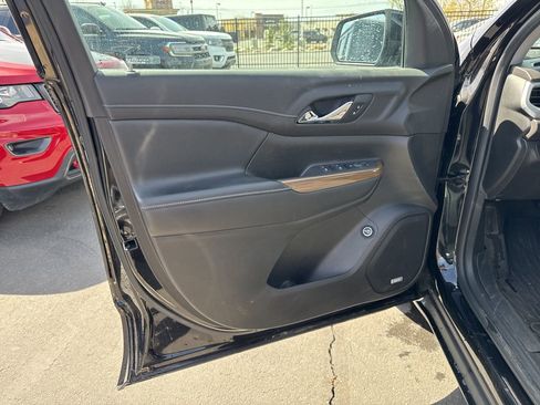 Used 2021 GMC Acadia SLE w/ Driver Convenience Package image 20