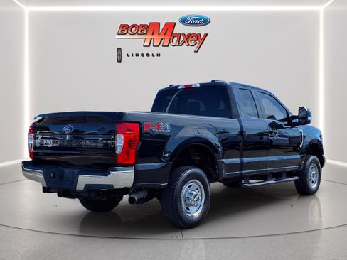 Used 2022 Ford F250 XL w/ Power Equipment Group AWD/4WD image 4