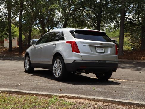 Used 2019 Cadillac XT5 Premium Luxury FWD image 5