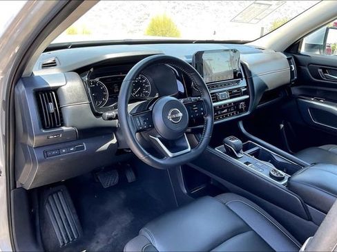 Used 2025 Nissan Pathfinder SL w/ Lighting Package (N92) AWD/4WD image 14