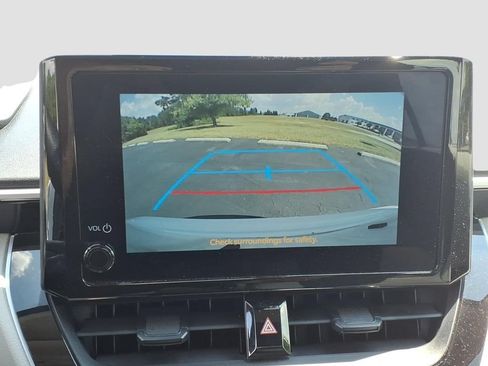 Used 2024 Toyota Corolla LE FWD image 17