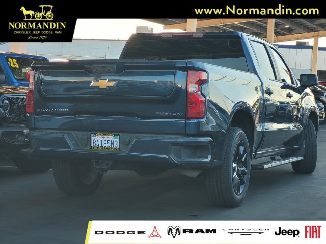 Used 2022 Chevrolet Silverado 1500 Custom RWD image 3