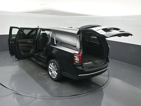 Used 2024 Chevrolet Suburban High Country AWD/4WD image 62