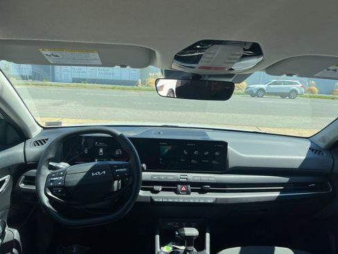 Used 2025 Kia K4 LXS image 34