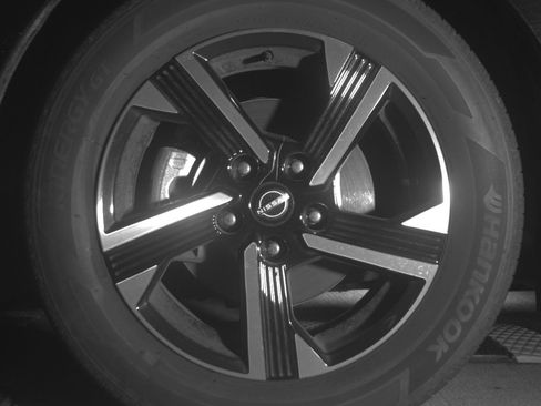 Used 2025 Nissan Sentra SV FWD image 12