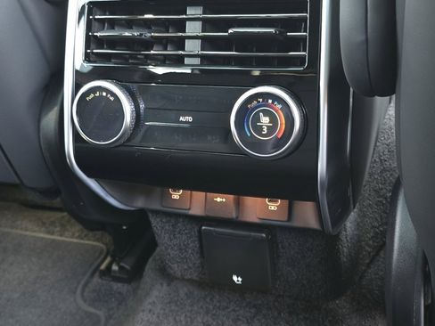 New 2025 Land Rover Range Rover SE image 36