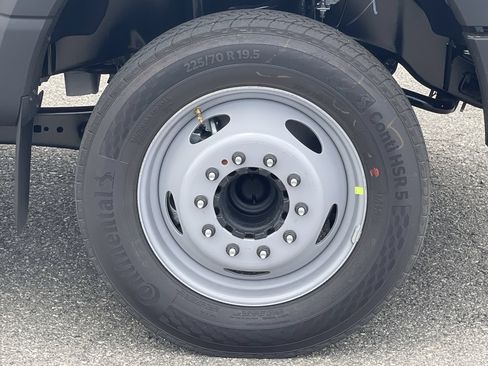 New 2025 Ford F450 XL RWD image 10