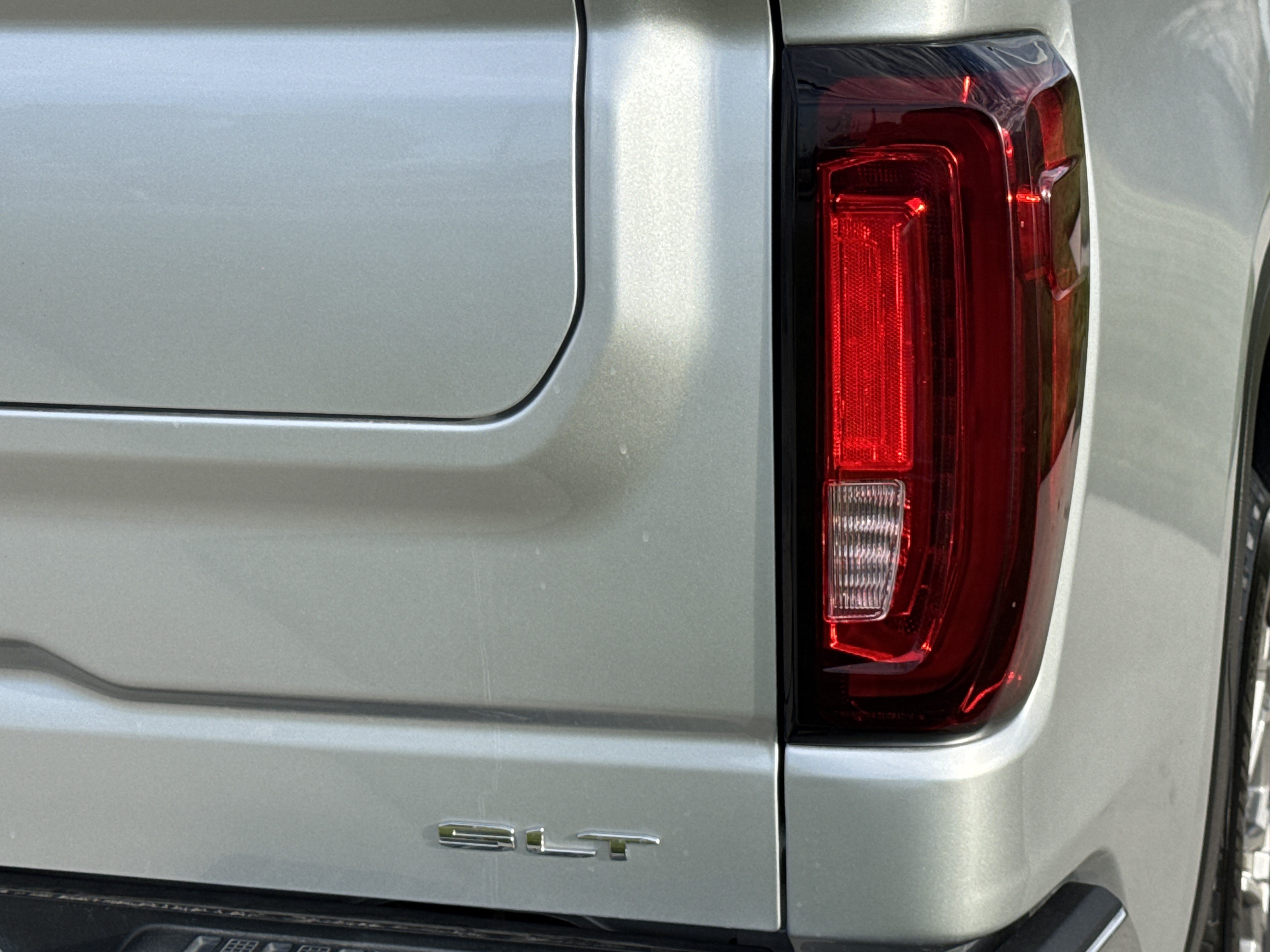 Used 2022 GMC Sierra 1500 SLT AWD/4WD image 12