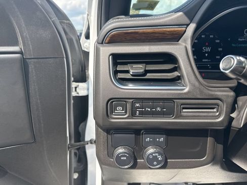 Used 2024 Chevrolet Tahoe Premier RWD image 11