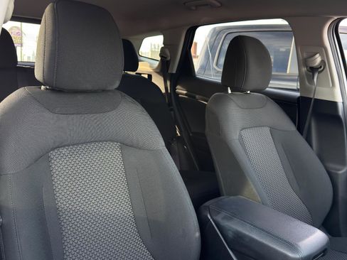 Used 2023 Kia Sportage LX image 28