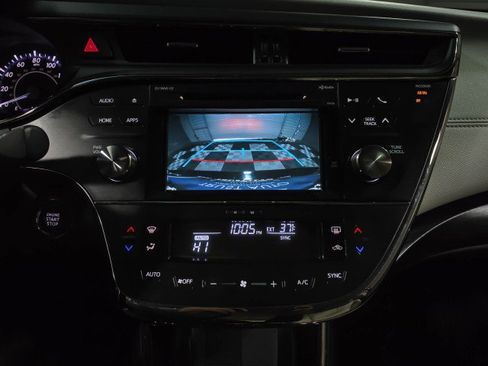 Used 2018 Toyota Avalon XLE Premium image 27