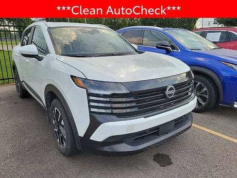 Used 2025 Nissan Kicks SV w/ SV Premium Package AWD/4WD image 3