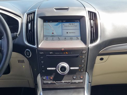 Used 2019 Ford Edge Titanium w/ Equipment Group 301A AWD/4WD image 17