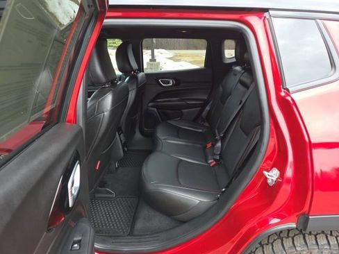 Used 2025 Jeep Compass Trailhawk image 19