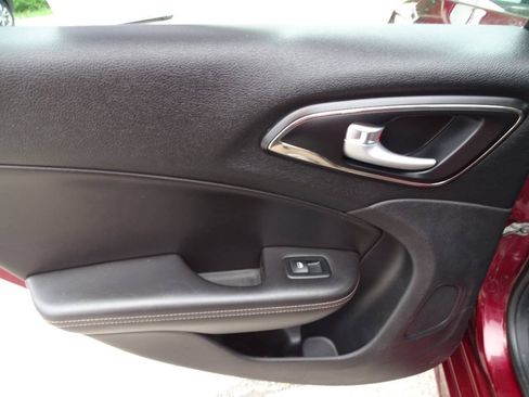Used 2016 Chrysler 200 C w/ Premium Group FWD image 33