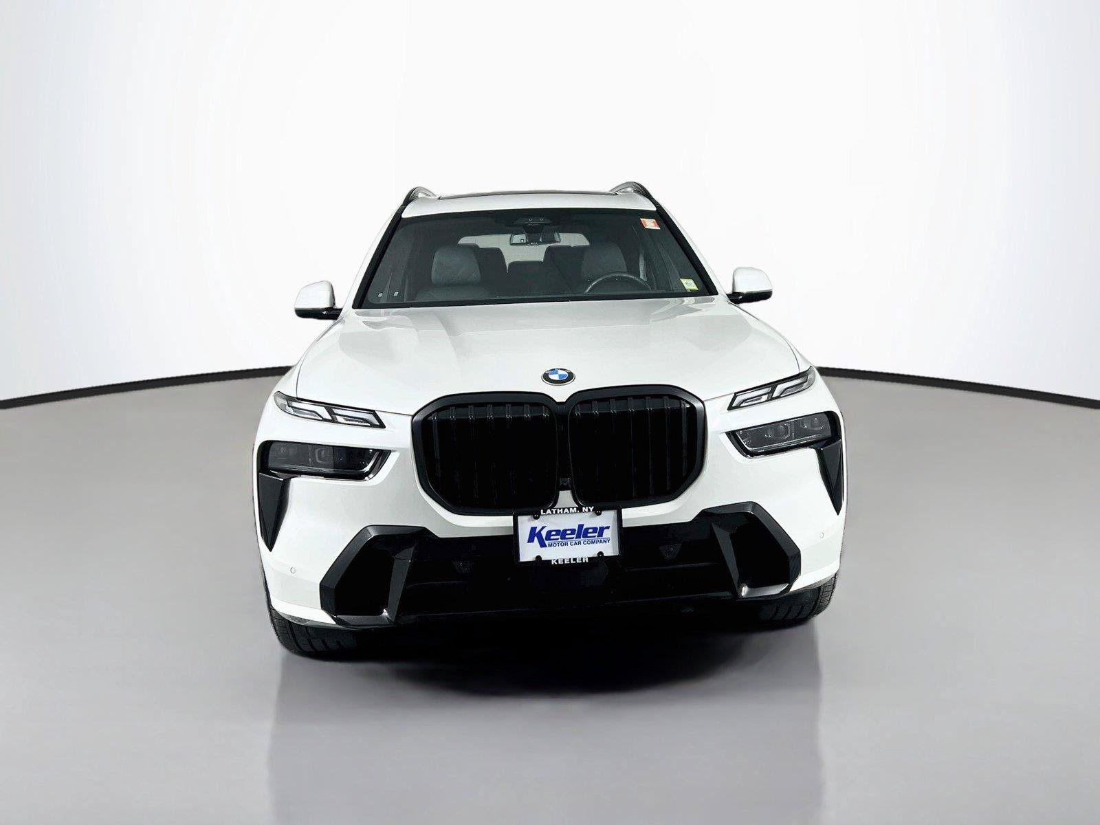Used 2025 BMW X7 xDrive40i w/ M Sport Package AWD/4WD image 9