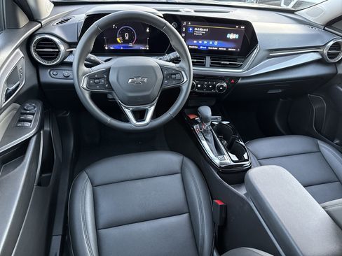 Used 2025 Chevrolet Trax ACTIV image 28