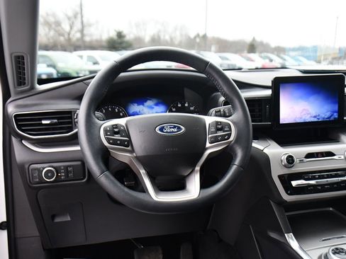 Used 2023 Ford Explorer XLT w/ Equipment Group 202A image 12