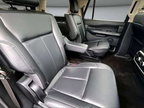 Used 2022 Ford Expedition XLT AWD/4WD image 24