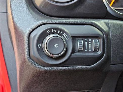 Used 2022 Jeep Wrangler Unlimited Sport AWD/4WD image 25