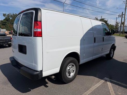 Used 2023 Chevrolet Express 2500 w/ Driver Convenience Package RWD image 4