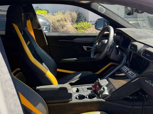 Used 2023 Lamborghini Urus Performante image 4