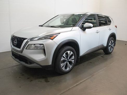 Used 2023 Nissan Rogue SV AWD/4WD image 8