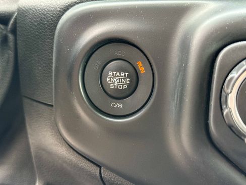 Used 2021 Jeep Wrangler Unlimited Sahara w/ Cold Weather Group AWD/4WD image 28