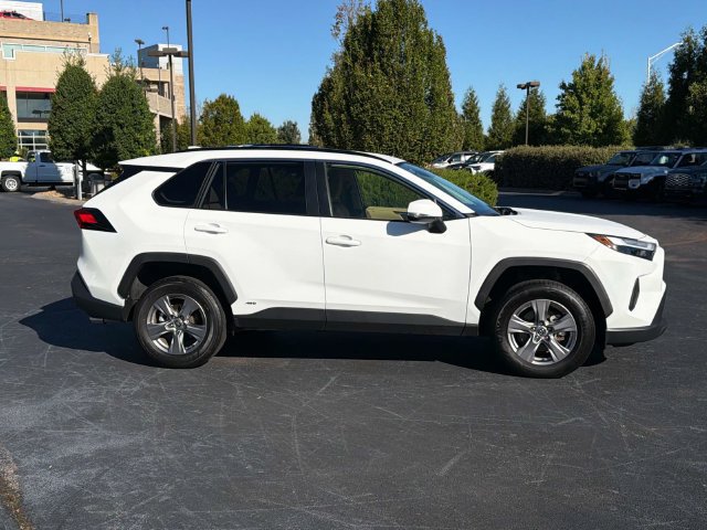 Used 2023 Toyota RAV4 LE AWD/4WD image 3